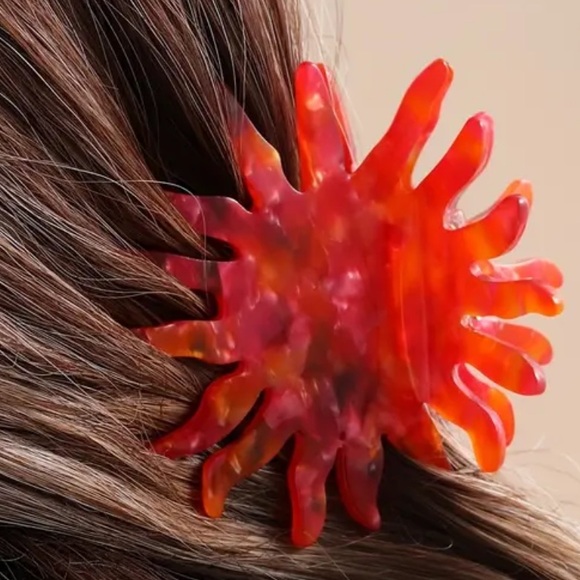 Sun Hair Claw Accessory - Picture 1 of 7